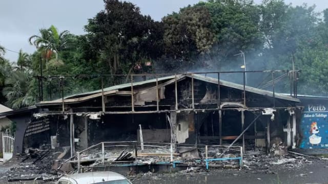 法国：新喀里多尼亚骚乱失控 将采取新措施加强保安