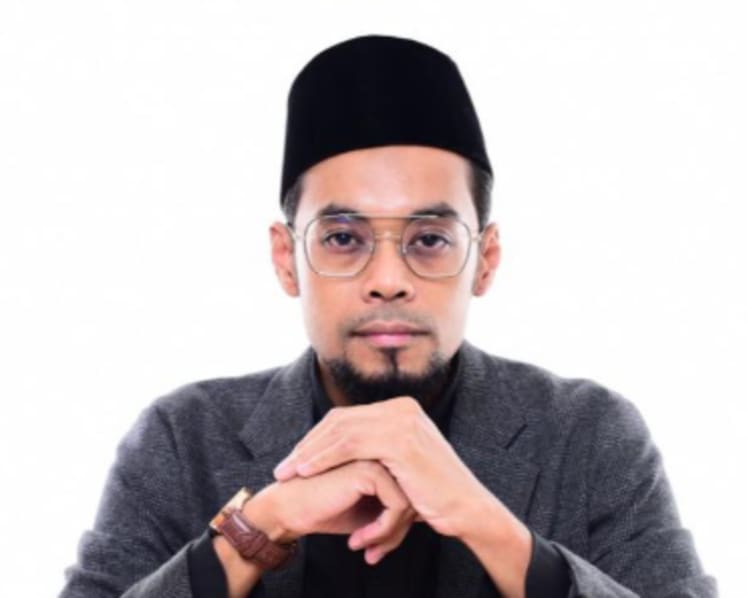 GE2025: Who is Noor Deros, and what has he been saying in his online posts?