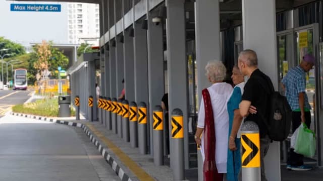 百汇广场对面巴士站设计挨批 陆交局探讨如何改善