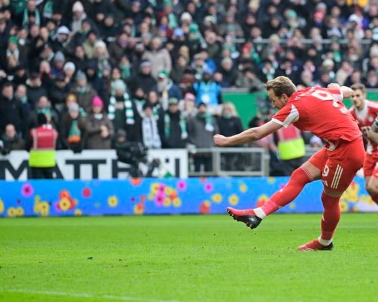 Kane hits 500 career goals as Bayern ease past Werder