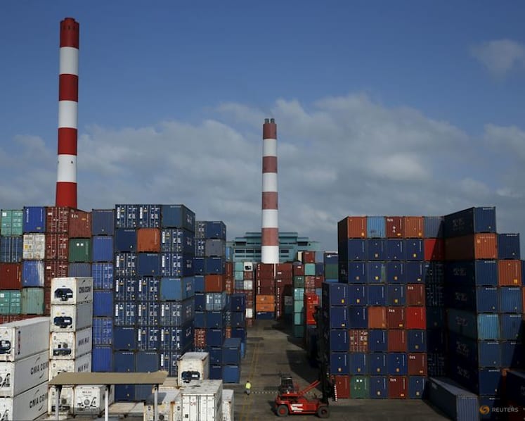 Singapore's key exports fall by 3.3% in Q3 after four straight quarters of growth