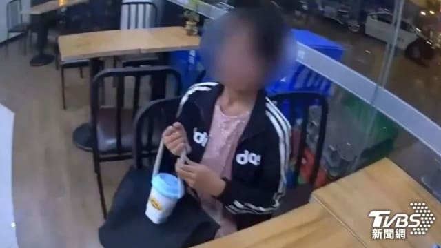 “没写完不敢回家” 台女童深夜逗留便利店惊动警察