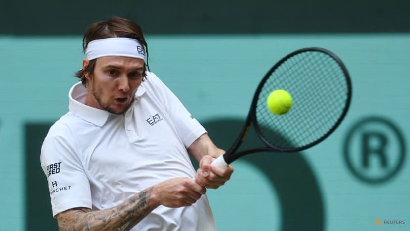 Bublik produces masterclass to beat Medvedev in Halle final