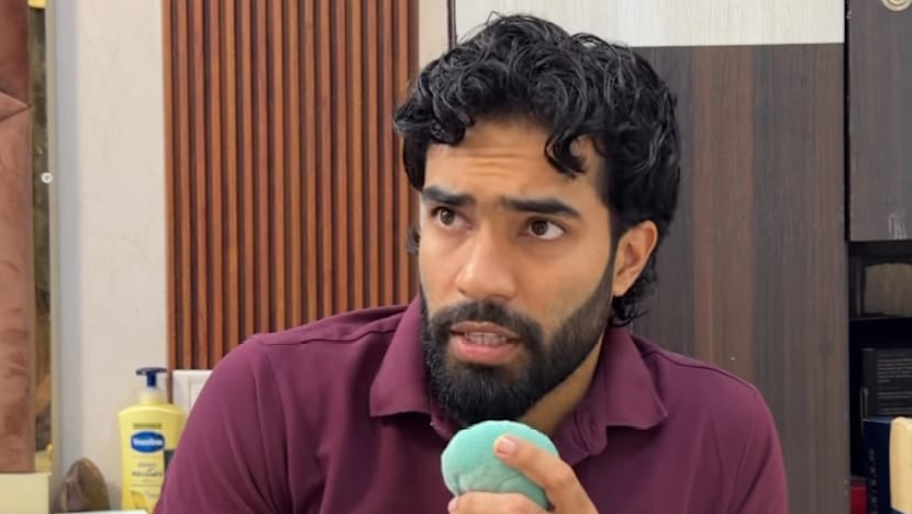 'என் அப்பாவுக்கு அறிவுரை செய்யுங்கள்!' - ஆடவரின் கோரிக்கையைக் கேட்ட இந்தியப் பிரதமர்