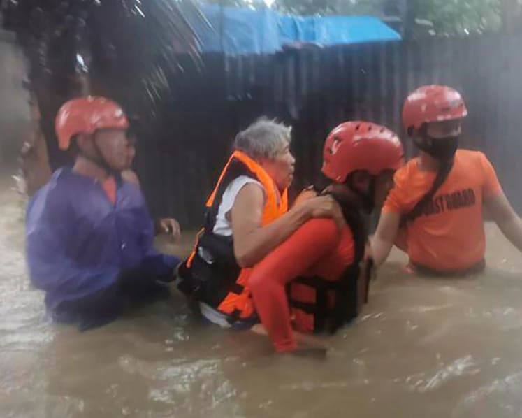 Storm leaves 3 dead, displaces hundreds in Philippines