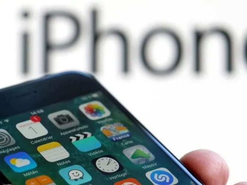 In December 2017, Apple admitted that iOS software was tweaked to slow performance of older iPhones whose battery life was deteriorating to prevent handsets from spontaneously shutting down. In December 2017, Apple admitted that iOS software was tweaked to slow performance of older iPhones whose battery life was deteriorating to prevent handsets from spontaneously shutting down.