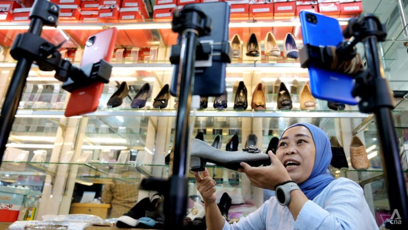 Social commerce muncul jadi primadona, mal-mal di Jakarta kian merana Social commerce muncul jadi primadona, mal-mal di Jakarta kian merana