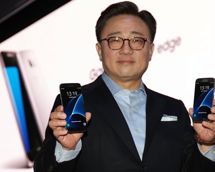 Samsung’s latest S7 smartphones will be available at S’pore launch on March 12