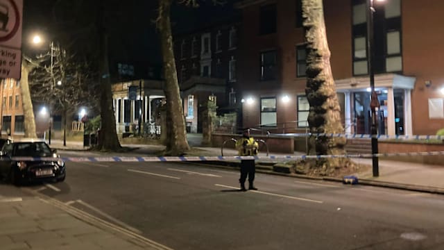 英格兰德比发生汽车冲撞人群 多名行人受伤司机被捕