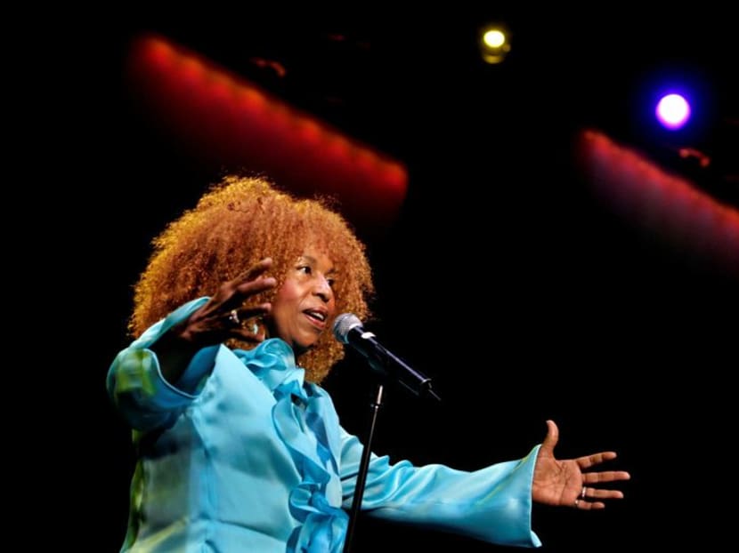 Roberta Flack, Grammy winning-singer of Killing Me Softly, dies aged 88 Roberta Flack, Grammy winning-singer of Killing Me Softly, dies aged 88