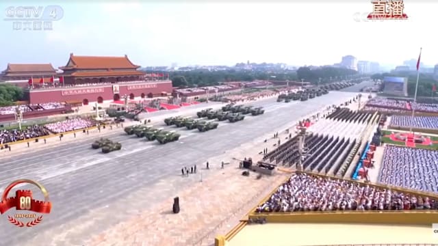 中国九三阅兵 首次亮相新型武器装备