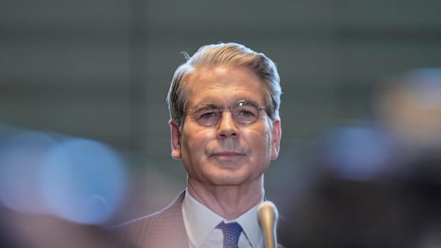 美再延长俄海运石油制裁豁免期限