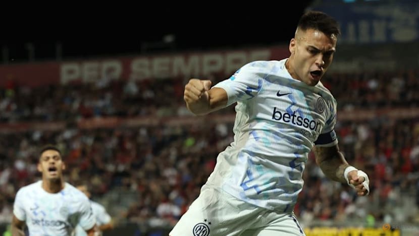 Inter stay on heels of rivals with 2-0 win at Cagliari