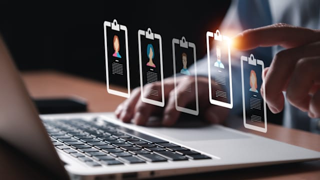 求职平台：科技等行业职位增多 但就业市场仍竞争激烈