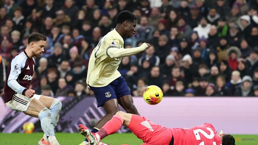 Everton's Thierno Barry puts dent in Aston Villa's title hopes