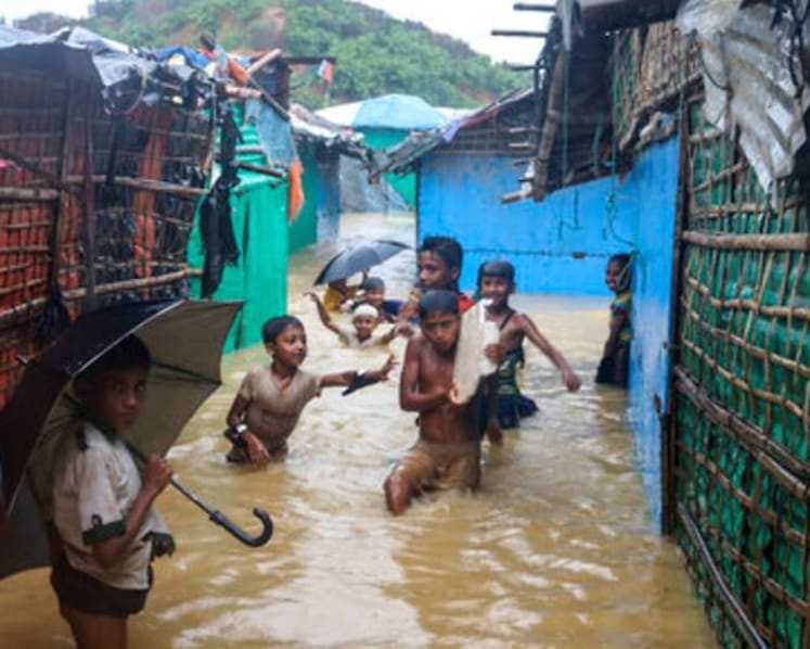 Floods make thousands homeless in Bangladesh Rohingya camps 