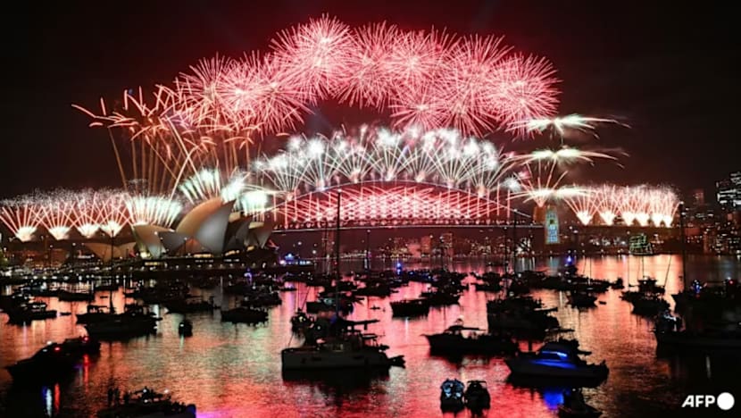 Dunia sambut 2026 selepas setahun diancam tarif Trump, gencatan senjata dan pergolakan