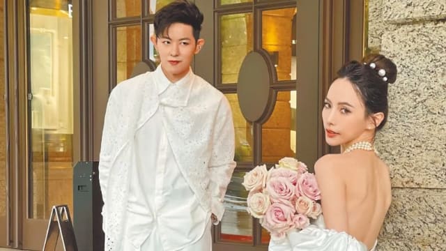 空中姻缘一线牵　敖犬和空姐女友登记结婚了！