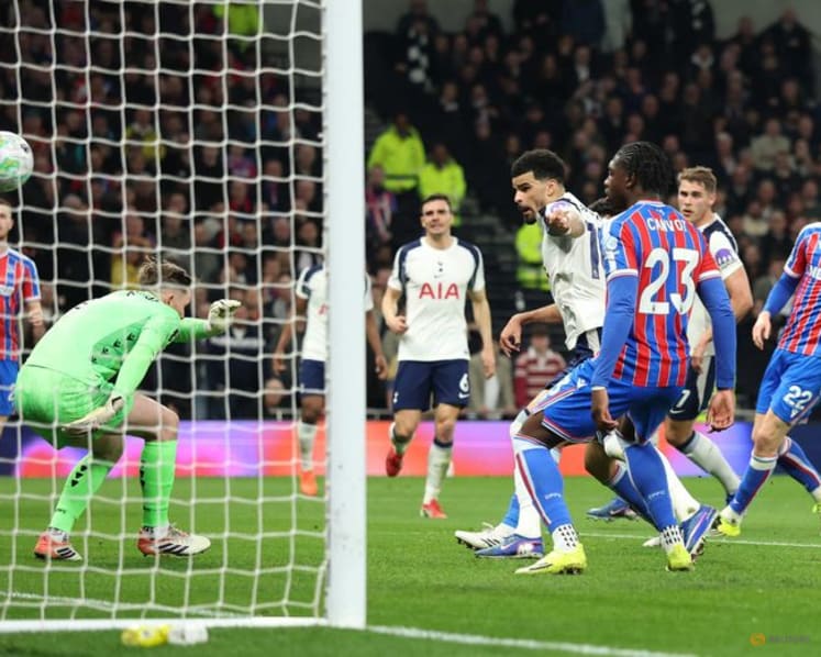 Tottenham relegation fears deepen with home loss to Crystal Palace