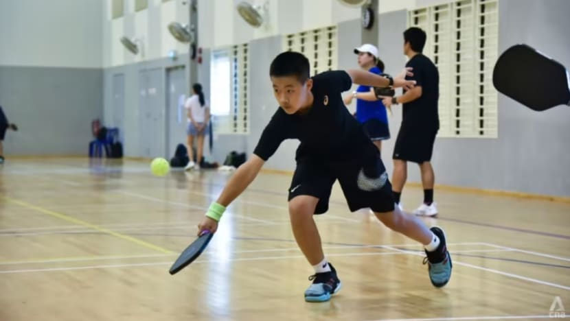 Pickleball bukan untuk golongan tua sahaja; makin popular dalam golongan muda SG Pickleball bukan untuk golongan tua sahaja; makin popular dalam golongan muda SG