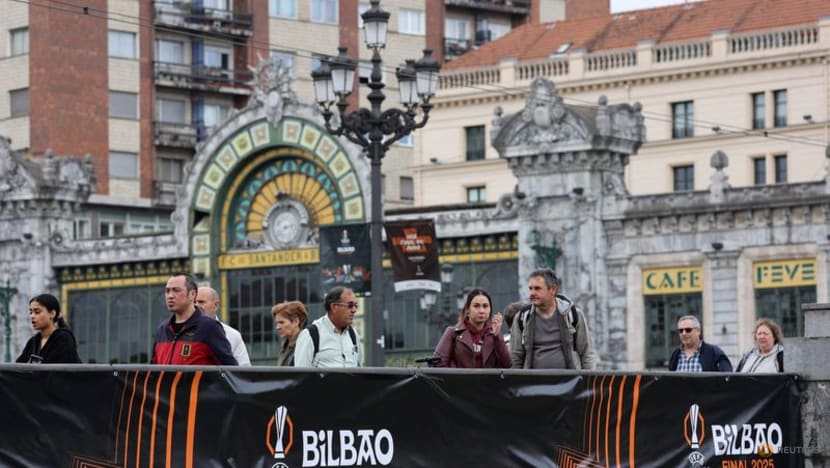 Bilbao fortifies for onslaught of English fans ahead of Spurs-Man United Europa League final