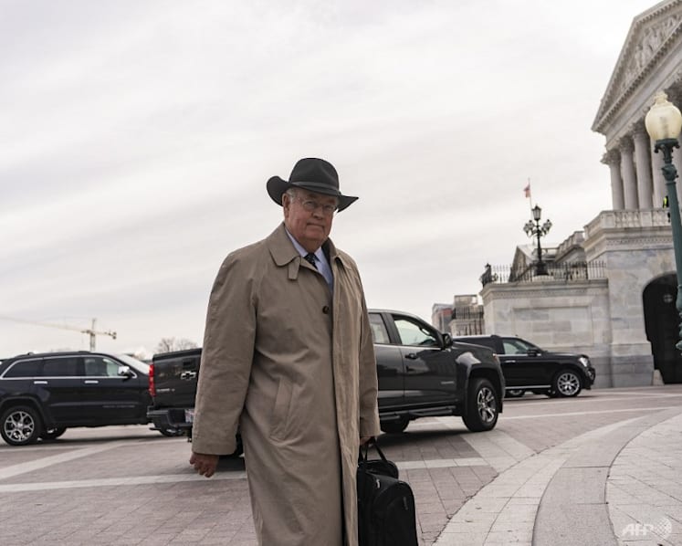 Ken Starr, prosecutor in Clinton-Lewinsky investigation, dead at 76
