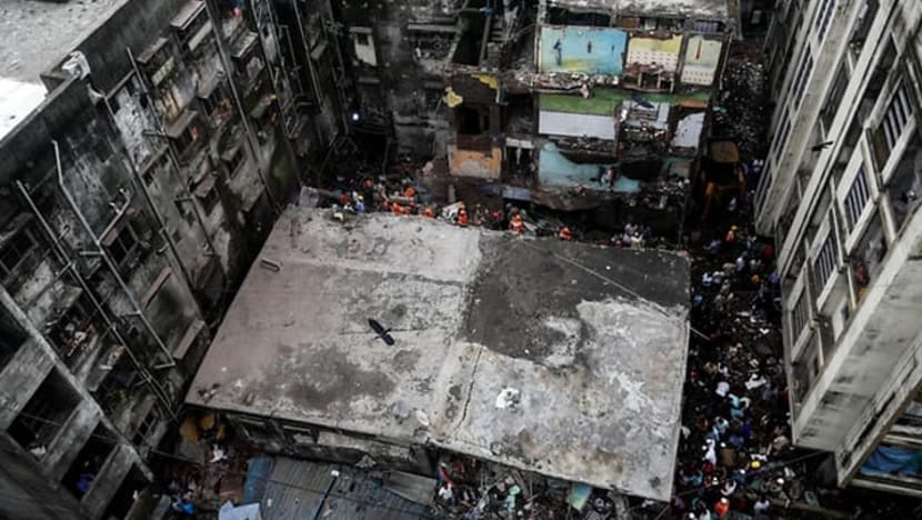 10 maut setelah bangunan runtuh di India 10 maut setelah bangunan runtuh di India