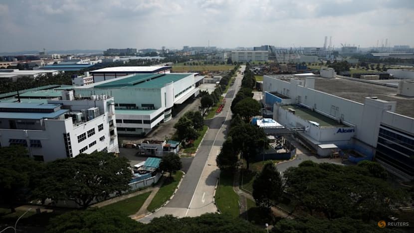 Manufacturing slumps, construction shines in Q4 as economic growth slows to 3.8% in 2022: MTI estimates