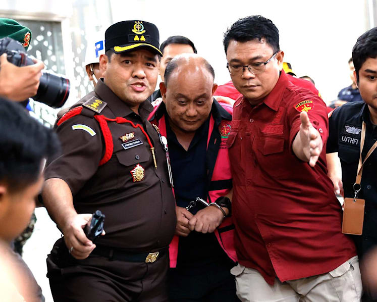 Indonesia arrests former head of President Prabowo’s flagship free meal scheme