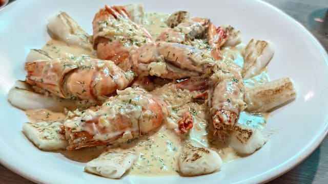 私厨体验与餐饮盲盒吸客 小贩美食推陈出新