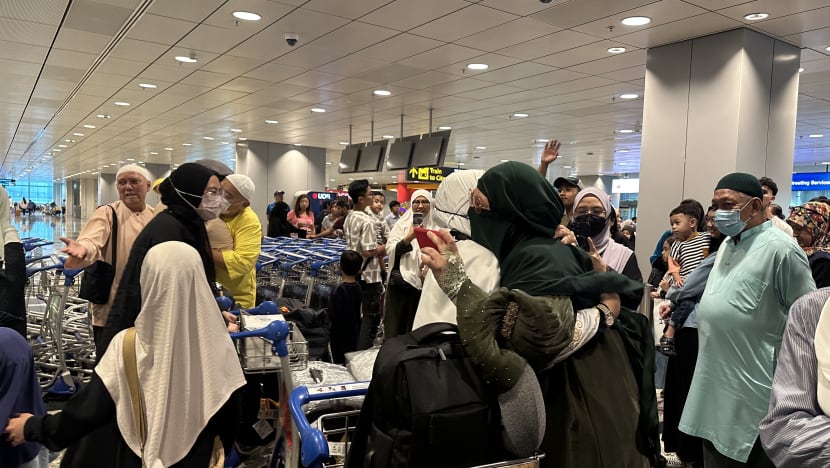 HAJI 2023: Lebih 100 jemaah Haji SG kembali ke tanah air; puas hati dengan khidmat GSA dan sokongan MUIS HAJI 2023: Lebih 100 jemaah Haji SG kembali ke tanah air; puas hati dengan khidmat GSA dan sokongan MUIS