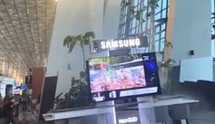 Heavy rain causes ceiling collapse at Indonesia's Soekarno-Hatta Airport