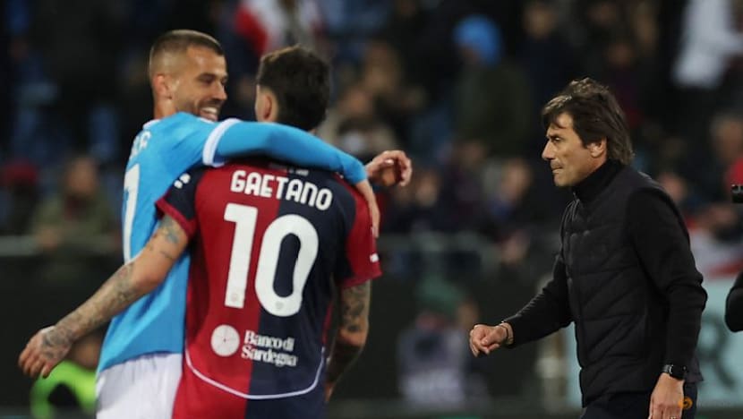 McTominay's early strike sends Napoli second with win at Cagliari