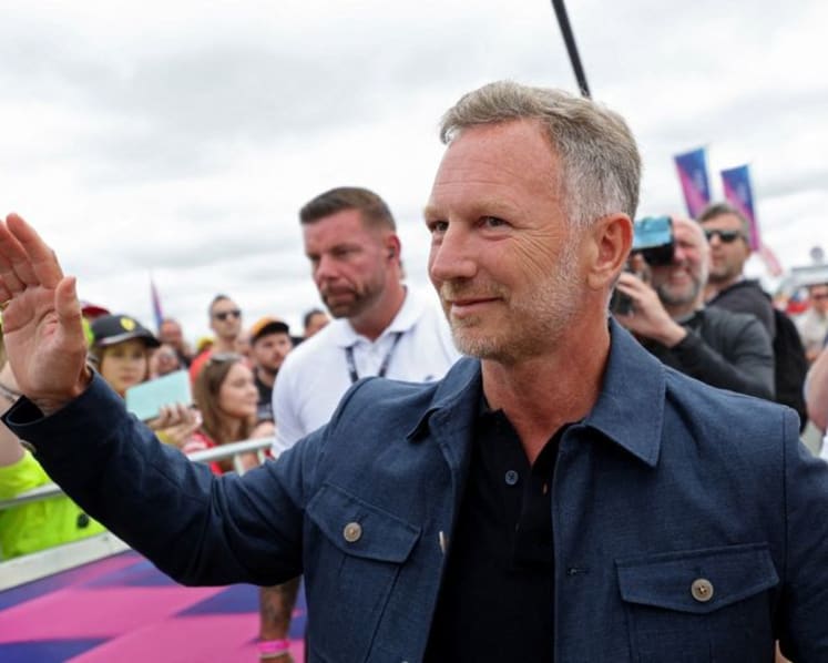 Horner returns to F1 paddock a year after sacking