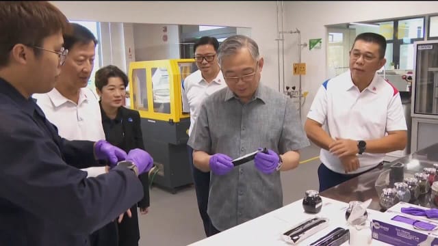 颜金勇：政府将推出更多援助计划 助中小企业转型 