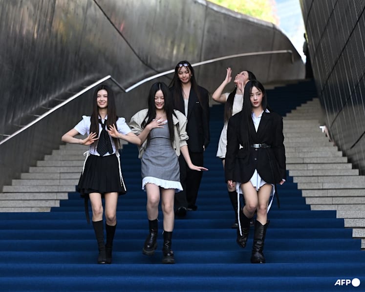 All 5 members of NewJeans say they will return to Ador