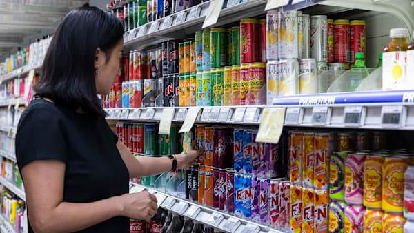 channelnewsasia.com - Koh Wan Ting - 10-cent beverage deposit: F&B outlets get clearer guidelines, supermarkets to add charge at checkout