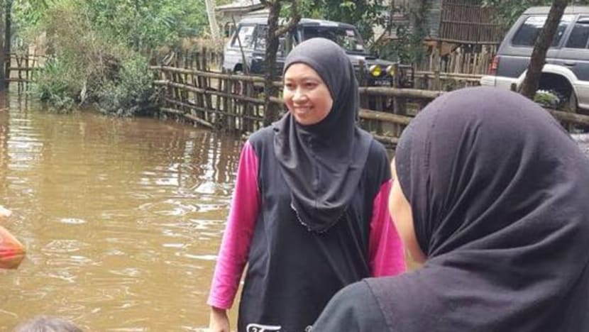 Tak sanggup lihat telekung kotor dan berbau, ibu dan anak anjur Projek Telekung