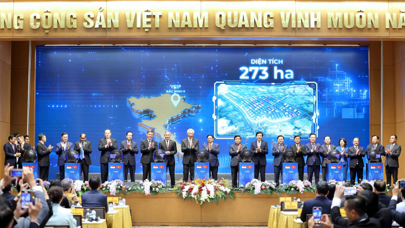 SG, Vietnam teroka ketersambungan udara lebih baik, pertingkat hubungan dua hala SG, Vietnam teroka ketersambungan udara lebih baik, pertingkat hubungan dua hala