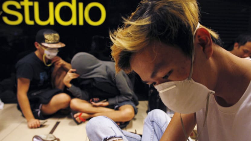 Apple fans in quest for new iPhone 6S, 6S Plus not deterred by haze