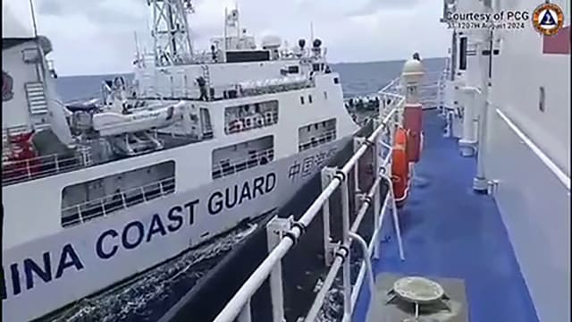 中菲执法船再次在仙宾礁海域发生擦撞
