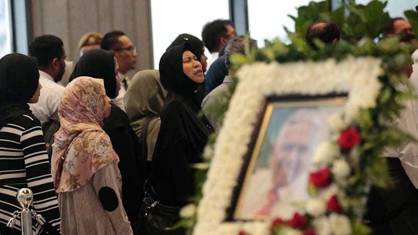 Young and old bid goodbye to S R Nathan