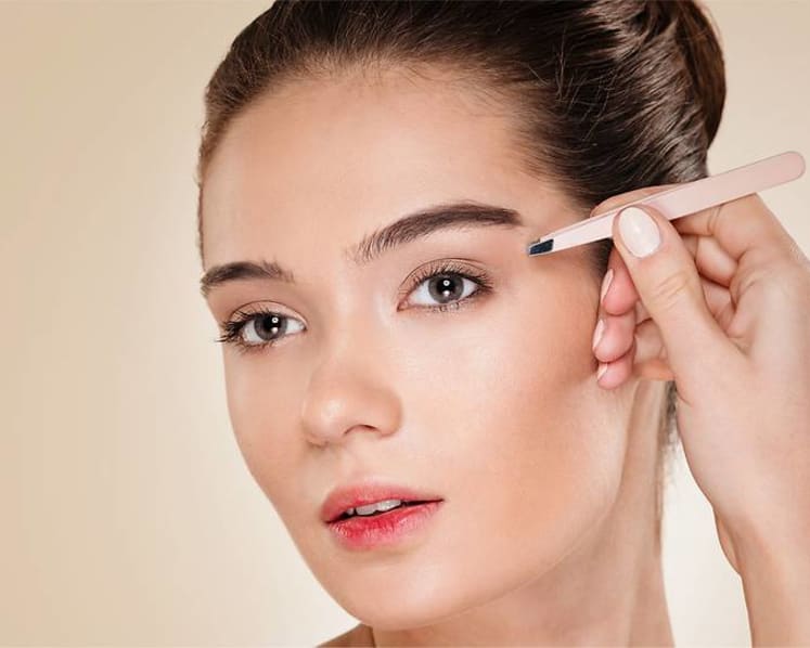How to groom your eyebrows like a pro when you’re at home
