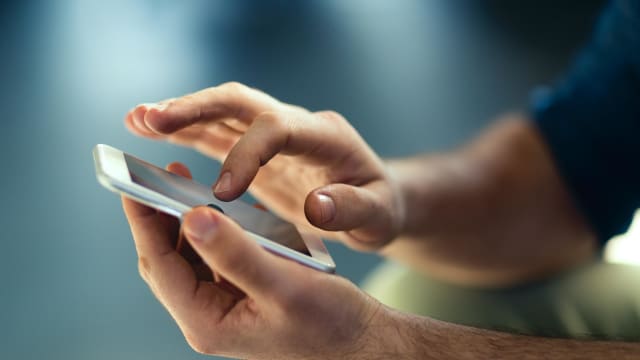 伪造银行转账记录欺骗女子提供性服务 男子被判坐牢三年半