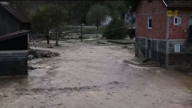 波黑连夜暴雨酿土崩洪灾 至少16死多人失踪