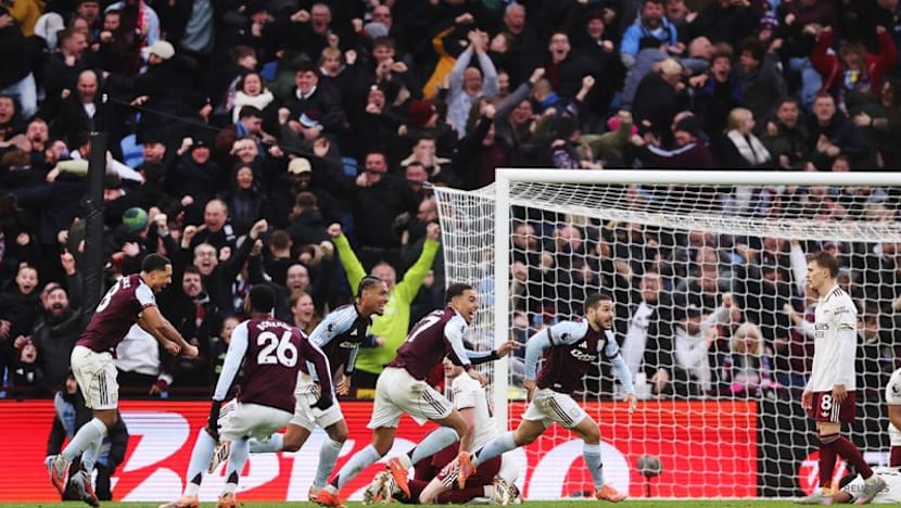 Aston Villa stun leaders Arsenal, Man City close gap to two points, Liverpool held by Leeds