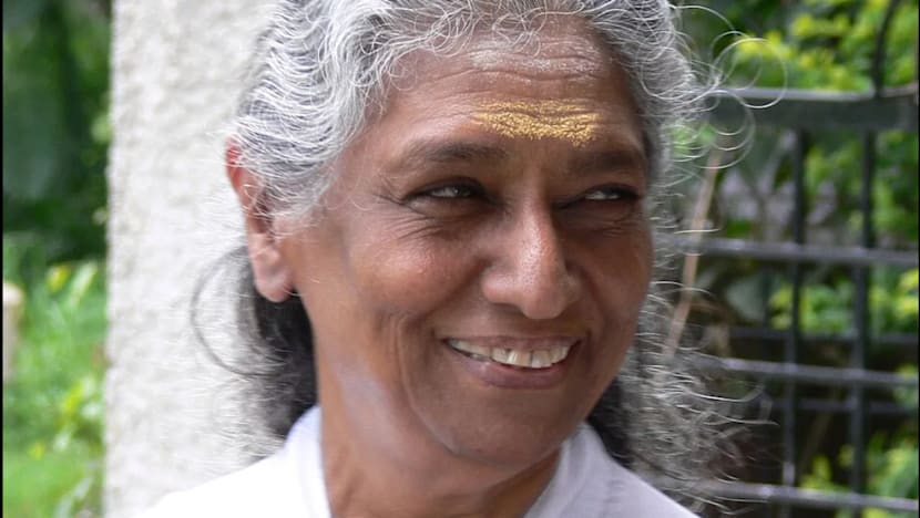 பிரபல பின்னணிப் பாடகி எஸ். ஜானகி காலமானார்