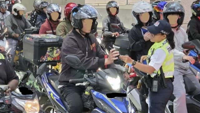 大士关卡截查300名摩托车骑士 交警逮捕12名无牌驾驶者