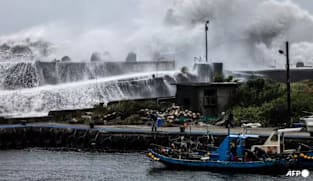 பாவி சூறாவளி - சிங்கப்பூரிலிருந்து கிழக்காசியாவுக்குச் செல்லும் விமானப் பயணங்கள் ரத்து