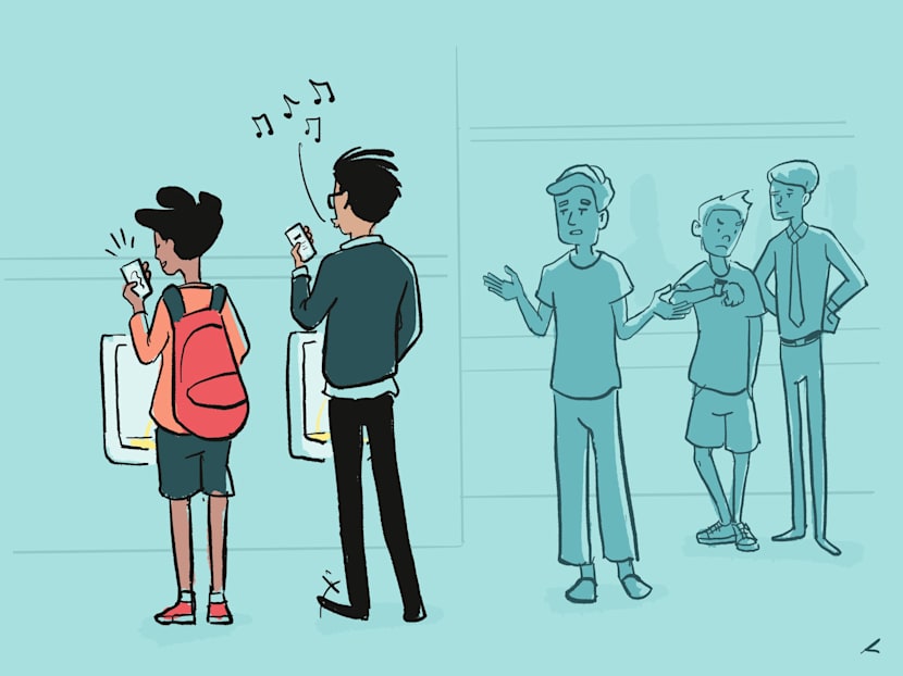 Come on guys, do you really need to check your phone at the urinals?